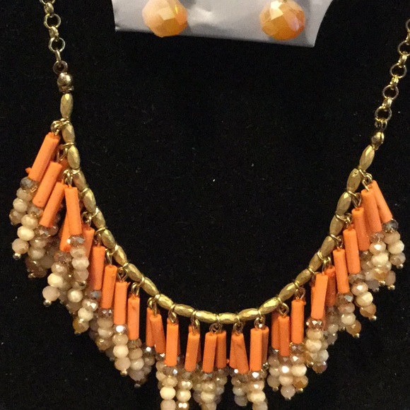 Goldtone Beaded Necklace, with Matching Earrings - Picture 2 of 3